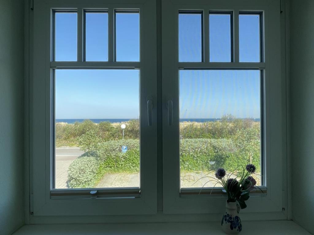 Fewo 02 Ferienwohnung Mit Meerblick Рерик Экстерьер фото